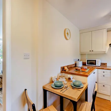1 Bed In Worton Oc-s29867 * Bainbridge
