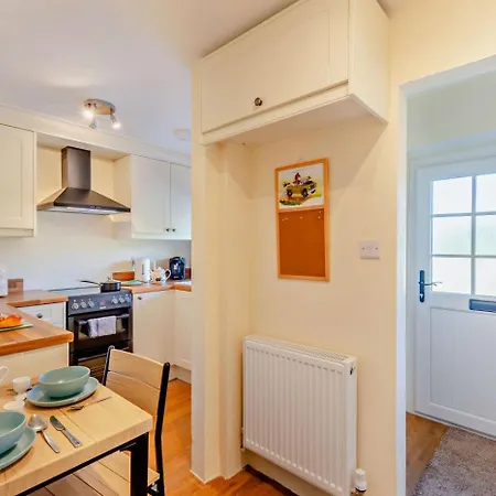 1 Bed In Worton Oc-s29867 Holiday home