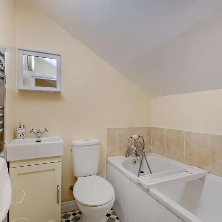 1 Bed In Worton Oc-s29867 Holiday home